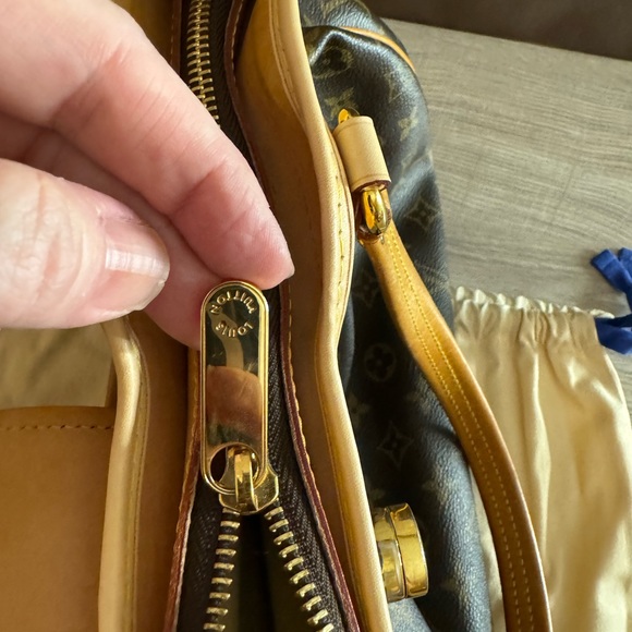 🔥LOUIS VUITTON BOETIE GM MNG, EXCELLENT CNDT, AUTHENTIC - Picture 2 of 15